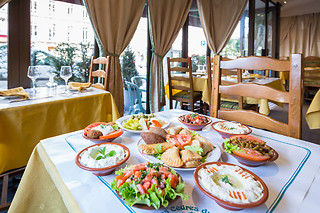 Un repas pour 2 aux Cèdres du Liban à Paris (75015)
