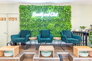 Pose de vernis semi-permanent et modelage des mains chez Beauty and Chill à Paris (75012)