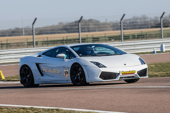 Stage Pilotage Enfant en Lamborghini à Trappes (78) - Lamborghini - 2 Tours
