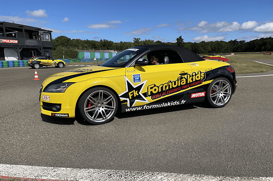 Stage Pilotage Enfant en Audi TT à Magny-Cours (58) - Audi TT - 8 Tours