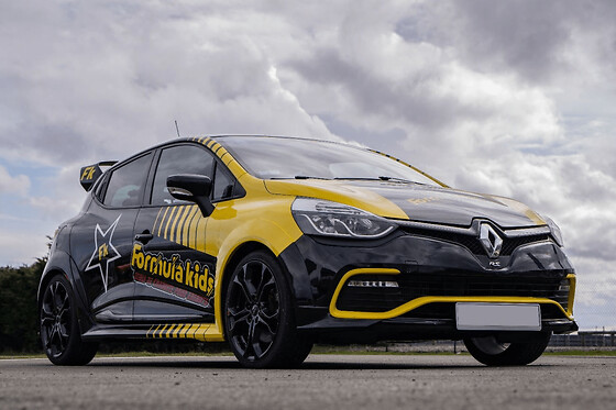 Stage Pilotage Enfant en Clio IV RS à Folembray (02) - Clio IV RS - 2 Tours