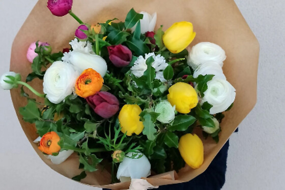 Atelier fabrication d'un bouquet de fleurs fraîches à Quimper