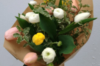 Atelier fabrication d'un bouquet de fleurs fraîches à Quimper