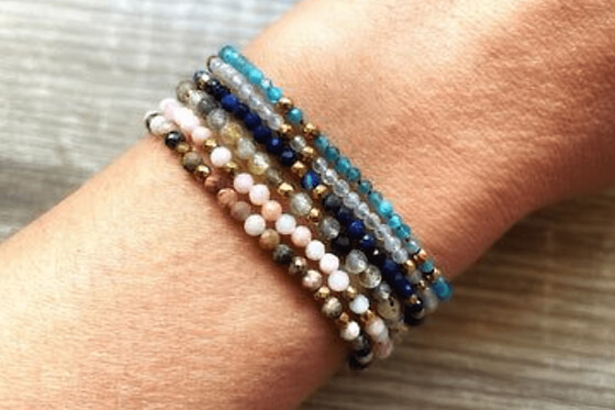 Atelier création de bijoux en pierres naturelles à Paris 15ème - Atelier collier -  2h