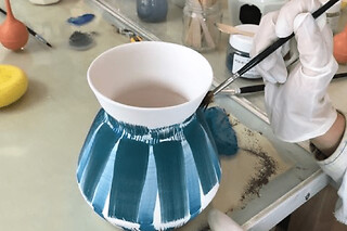 Atelier de peinture sur dégourdi de porcelaine à Paris 18ème