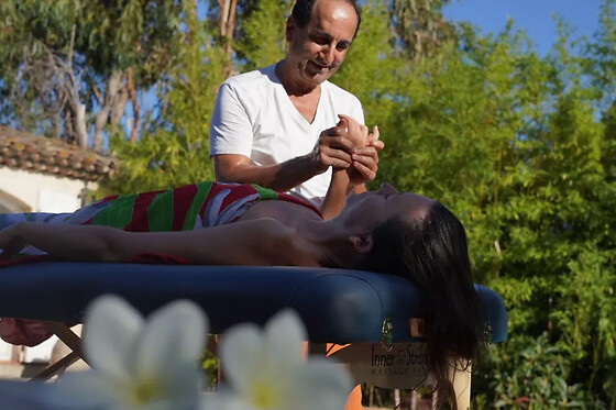 Massage Hawaïen à 4 mains à Nice (06)