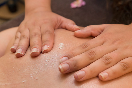 Un massage du corps sur mesure chez Monika Taalba à Noisy-le-Sec (93)